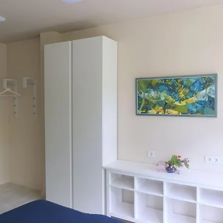 елегантен в супер центъра на града с изглед към парк, възможност за безплатно паркиране