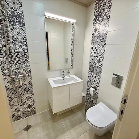 Apartment елегантен в супер центъра на града с изглед към парк, възможност за безплатно паркиране Kazanlŭk