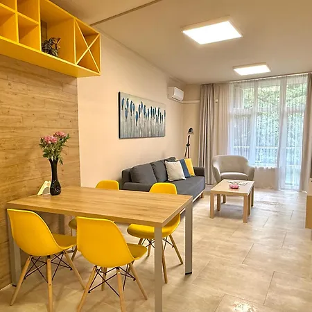 елегантен в супер центъра на града с изглед към парк, възможност за безплатно паркиране קאזאנלק