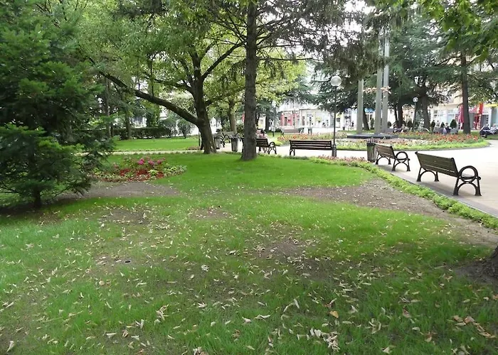 елегантен в супер центъра на града с изглед към парк, възможност за безплатно паркиране דירה קאזאנלק