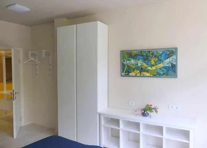 елегантен в супер центъра на града с изглед към парк, възможност за безплатно паркиране