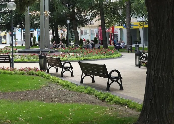 דירה елегантен в супер центъра на града с изглед към парк, възможност за безплатно паркиране *